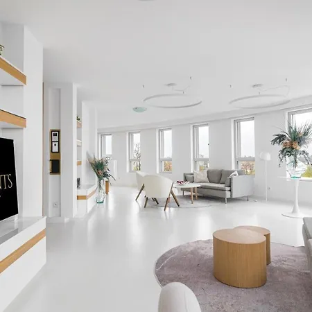 Lighthouse Sea View 120sqm גדינייה