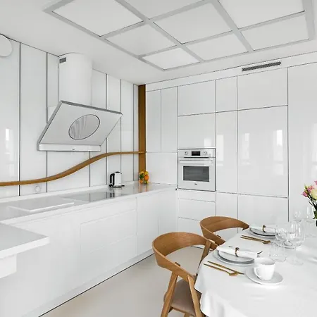Lighthouse Sea View 120sqm * גדינייה