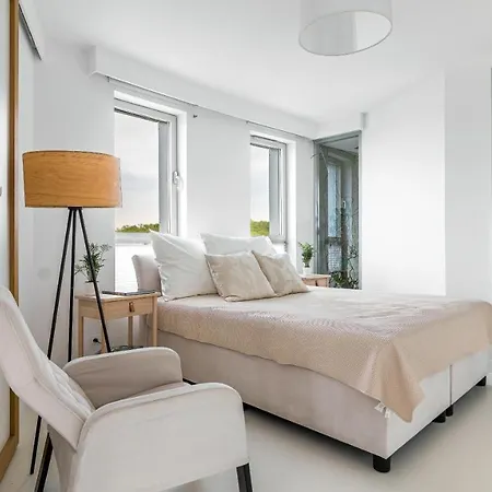 Lighthouse Sea View 120sqm דירה גדינייה